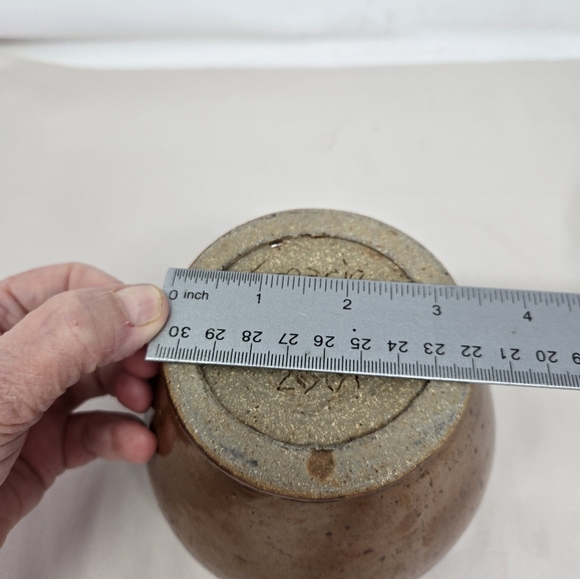 Studio Pottery Handmade Vase Signed Ti Marie 2001 Vintage Earth Tone Brown-Black - Picture 9 of 10